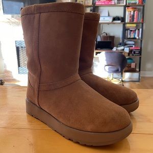 Classic short II style, waterproof UGG boots, size 7.5
